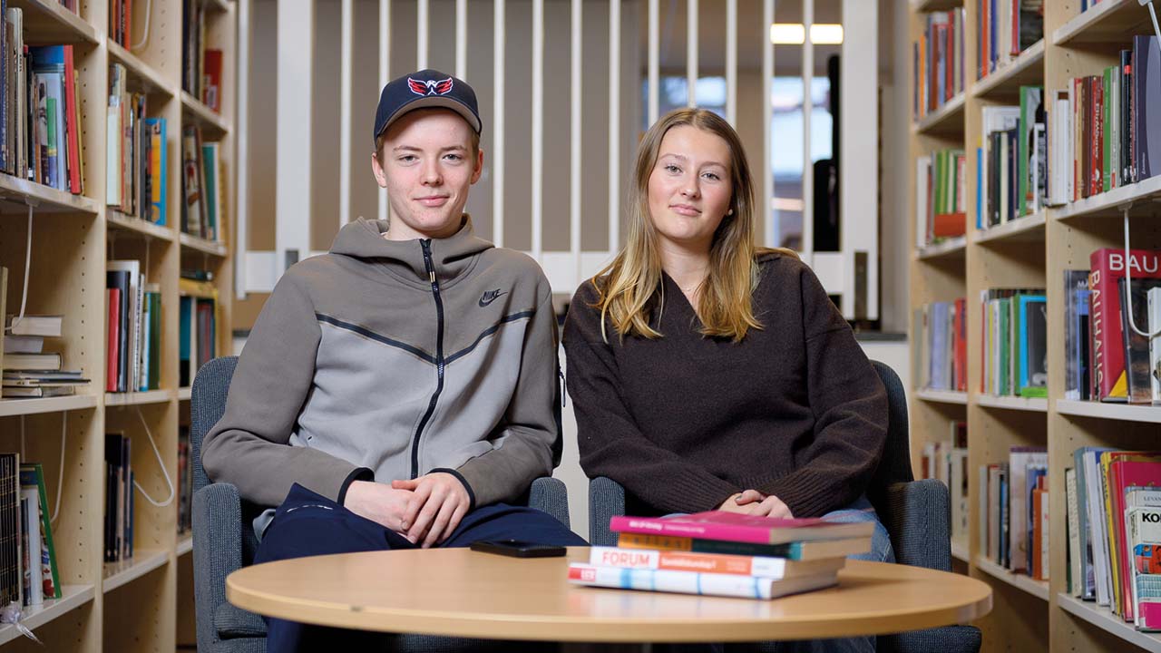 Torsbergs bibliotek - två elever
